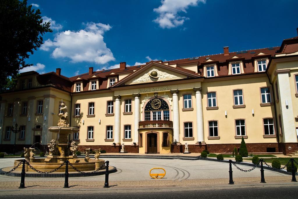 Palac Saturna Czeladź Exterior foto