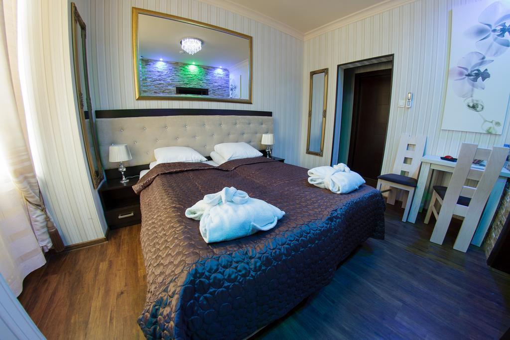 Palac Saturna Czeladź Habitación foto