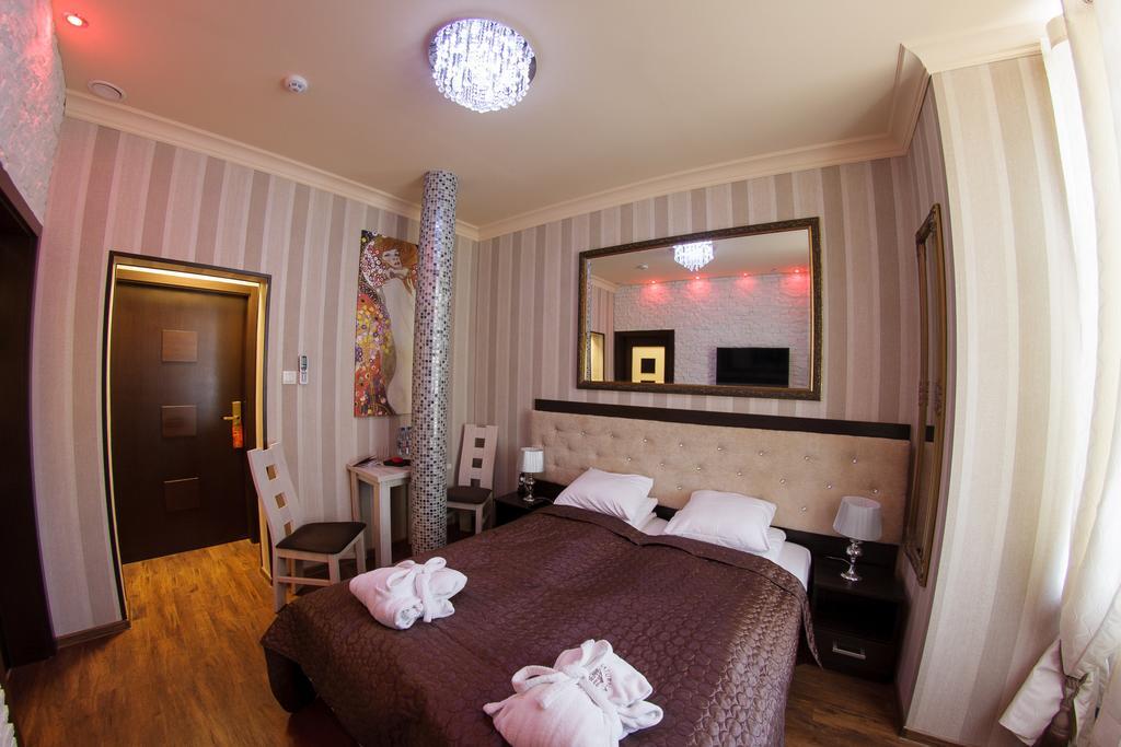 Palac Saturna Czeladź Habitación foto